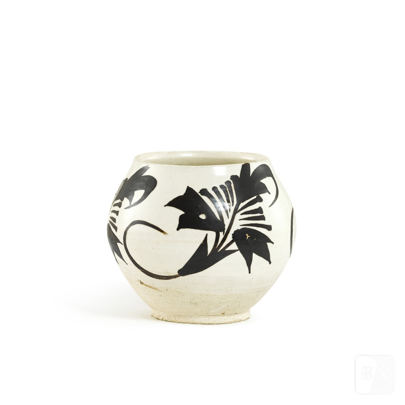 A Cizhou black-painted 'floral' jar, Northern Song dynasty | 北宋 磁州窰白地黑彩花葉紋罐 - 图3
